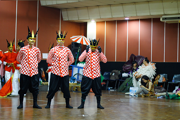 latihan di studio rosi 3