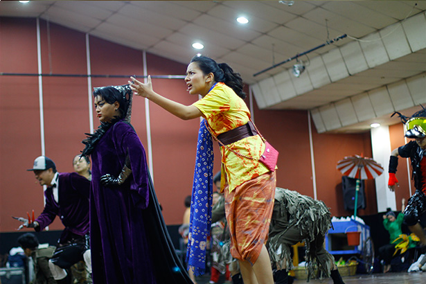 latihan di studio rosi 7