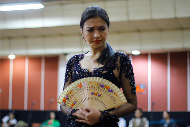 latihan di studio rosi 9