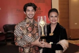 Reza Rahardian dan Christine Hakim sebagai Ikon Festival Film Indonesia 2014